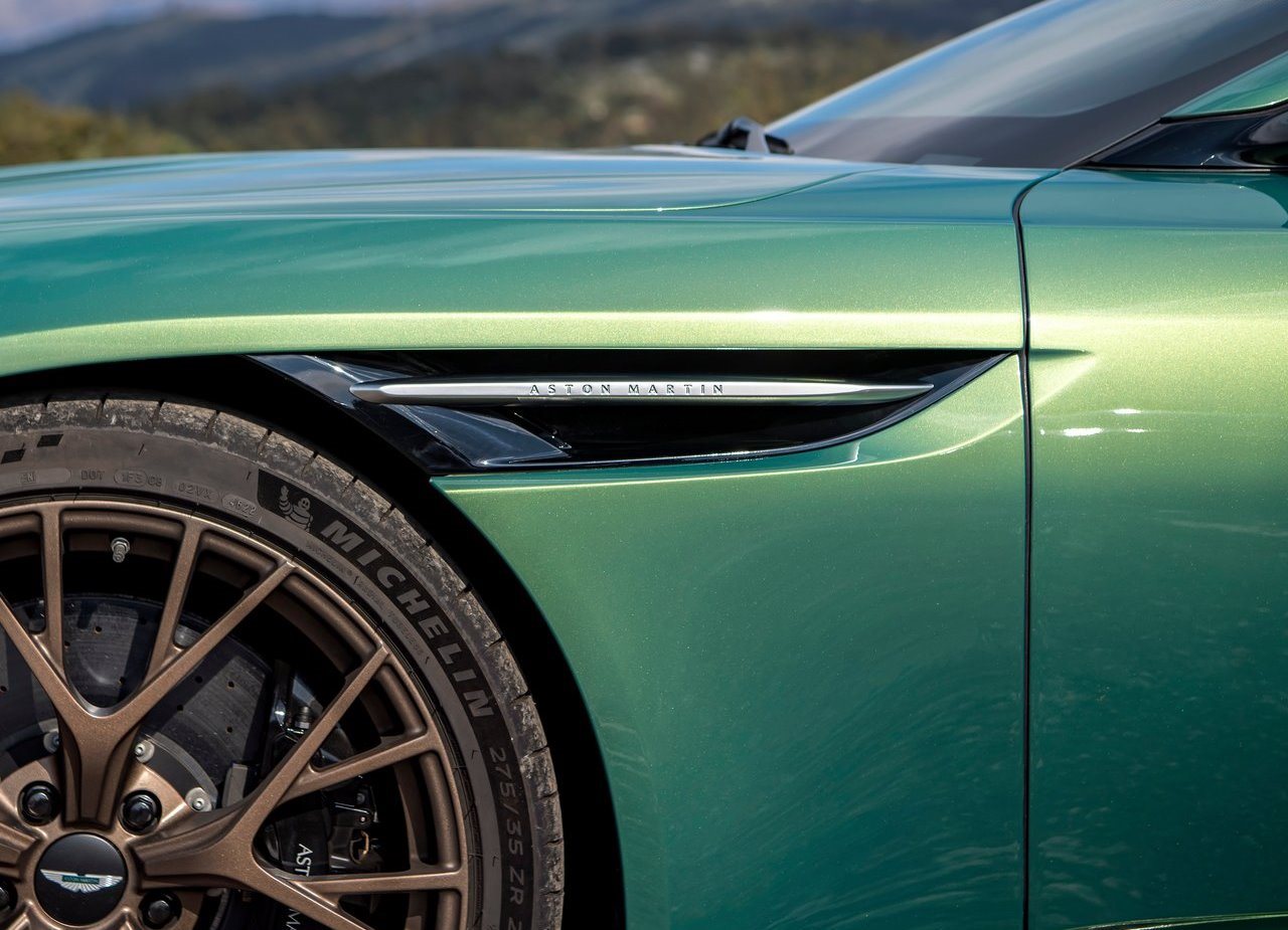 2024 - ASTON MARTIN DB12 RACING GREEN, foto 135