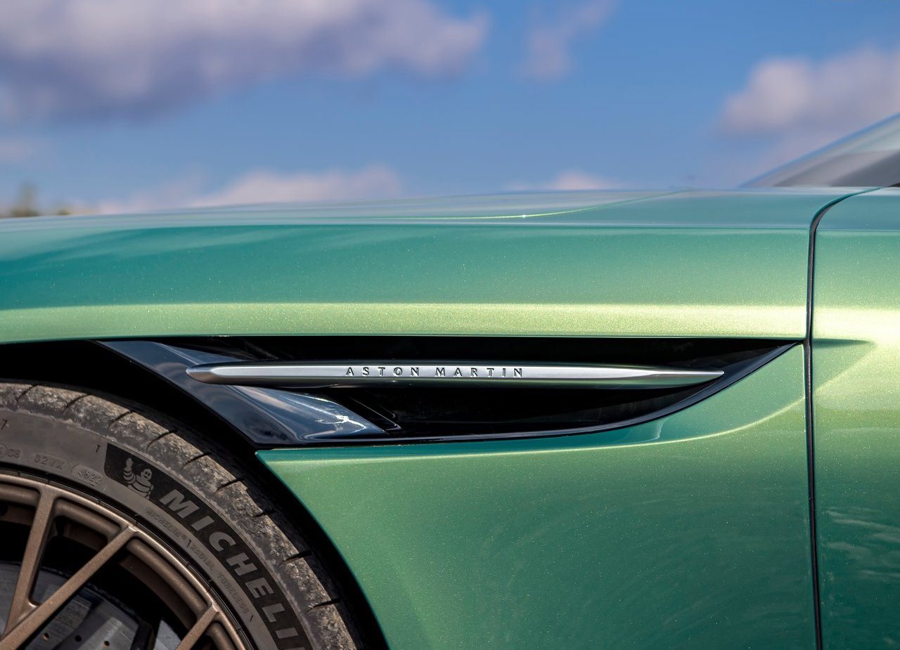 2024 - ASTON MARTIN DB12 RACING GREEN, foto 136