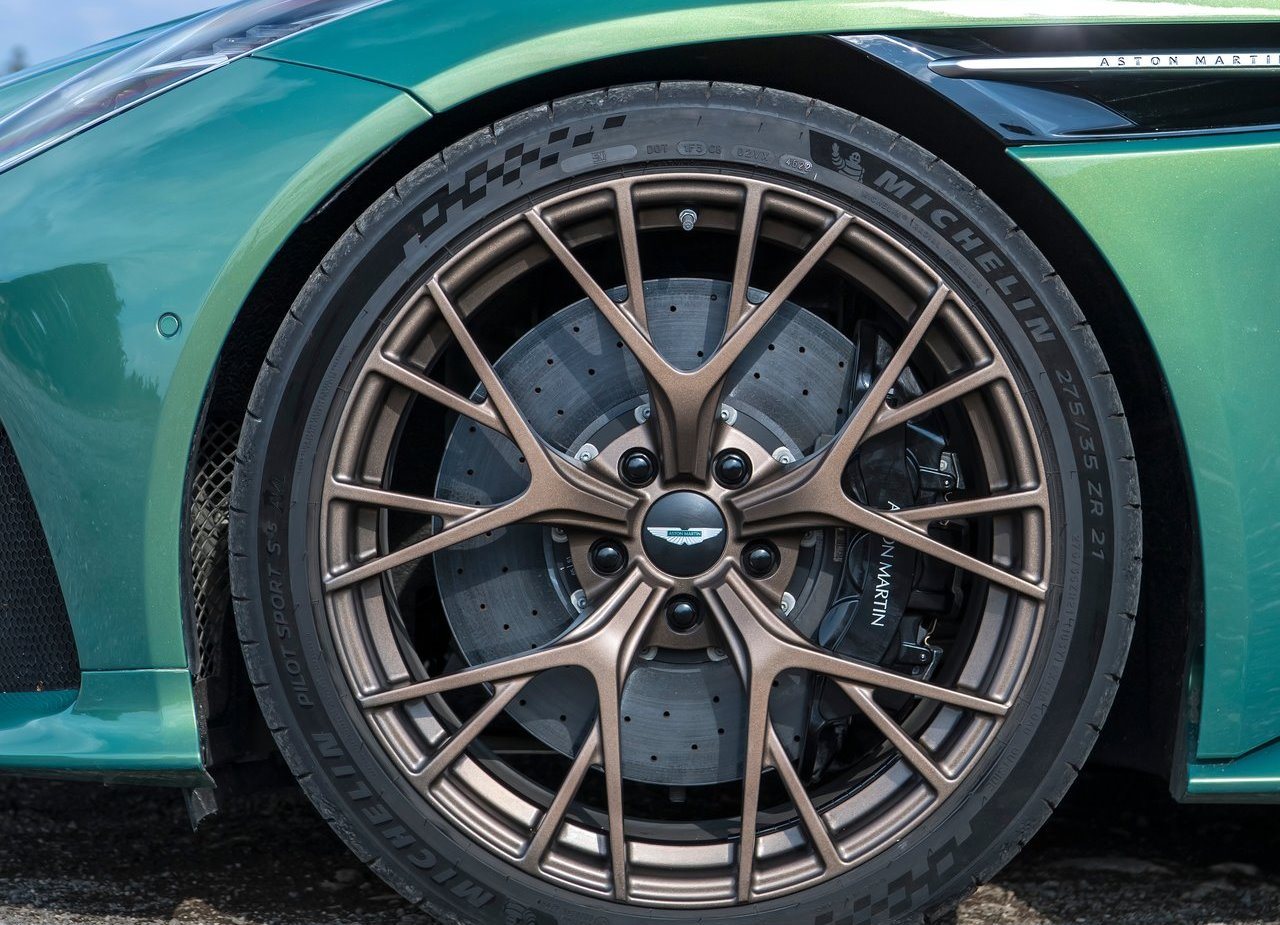 2024 - ASTON MARTIN DB12 RACING GREEN, foto 142