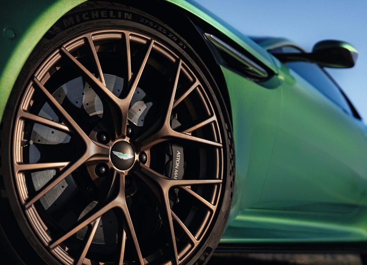 2024 - ASTON MARTIN DB12 RACING GREEN, foto 143