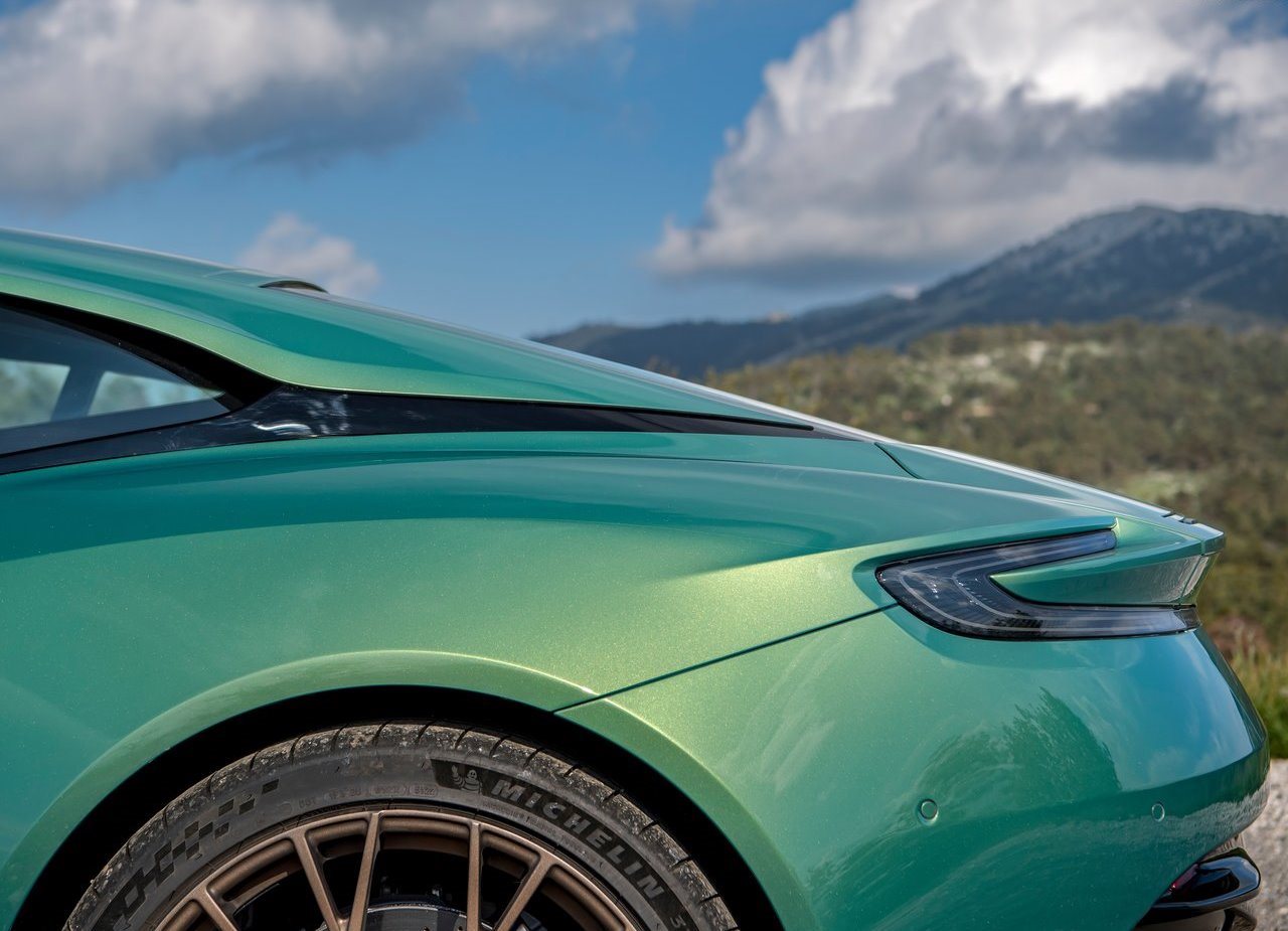 2024 - ASTON MARTIN DB12 RACING GREEN, foto 144