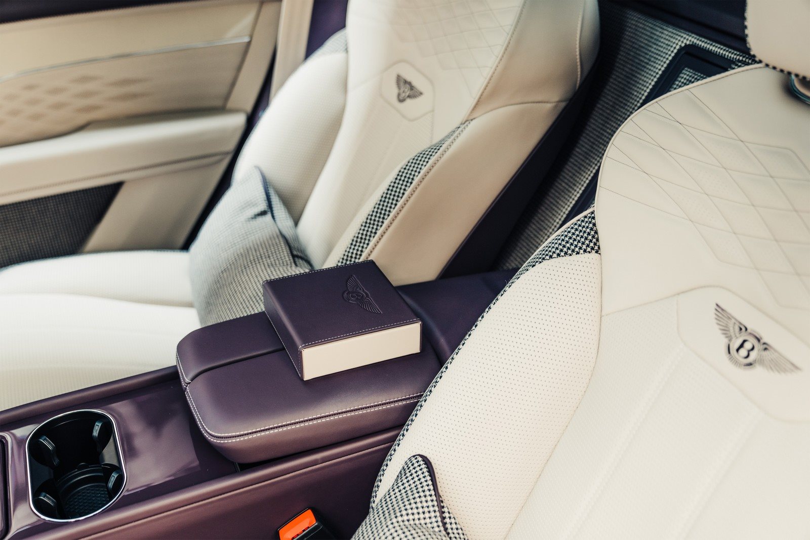 2023 - BENTLEY HUNTSMAN EDITION, foto 5