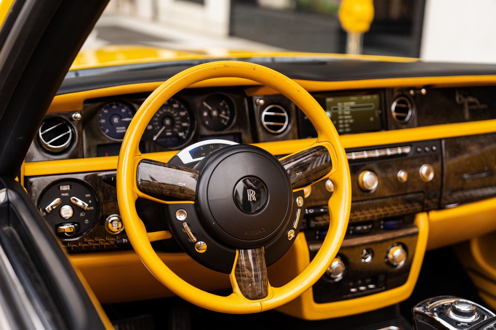 ROLLS-ROYCE PHANTOM DROPHEAD COUPE BIJAN LIMITED EDITION, foto 36