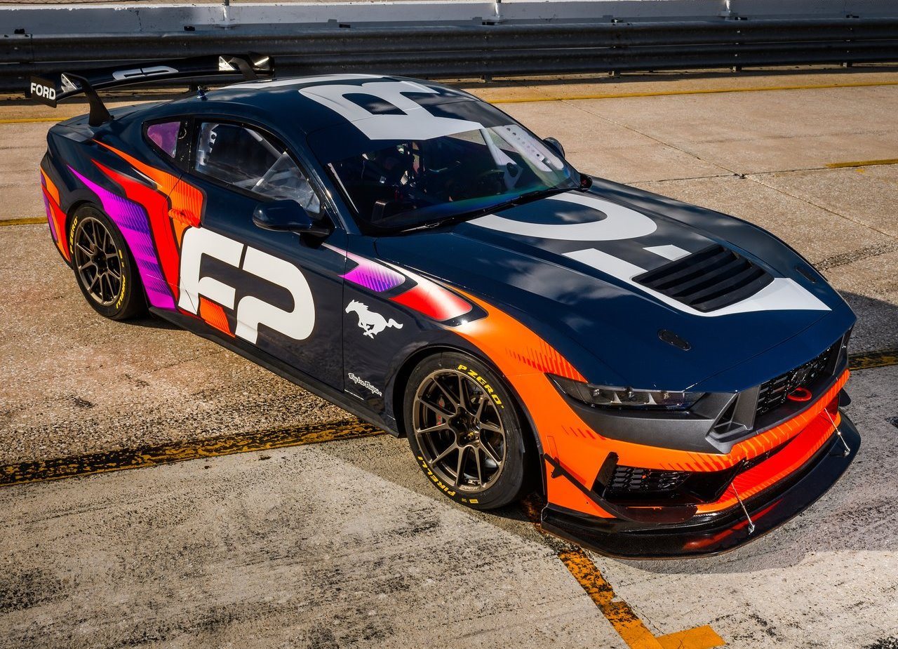 FORD MUSTANG GT4, foto 1