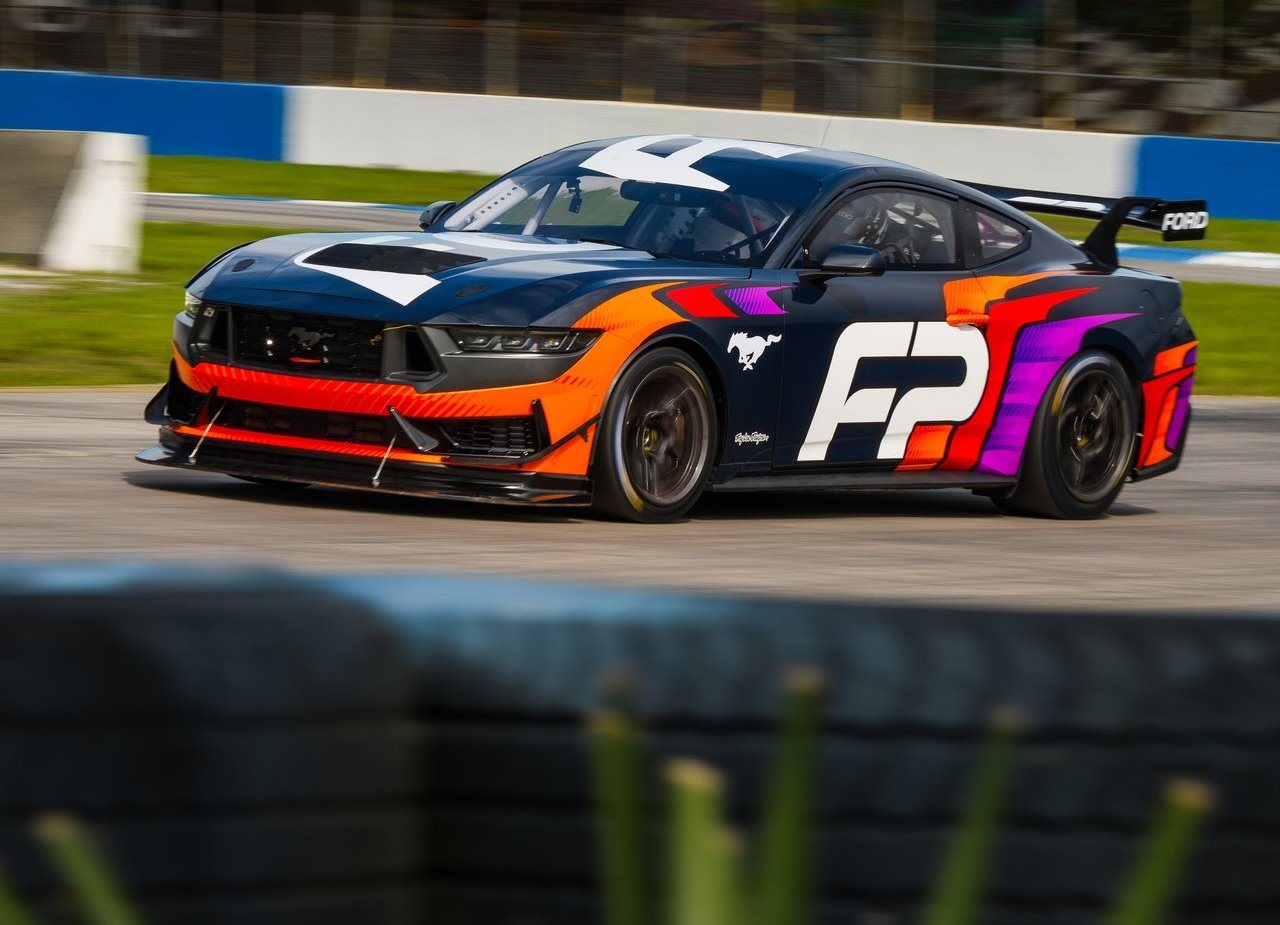 FORD MUSTANG GT4, foto 10