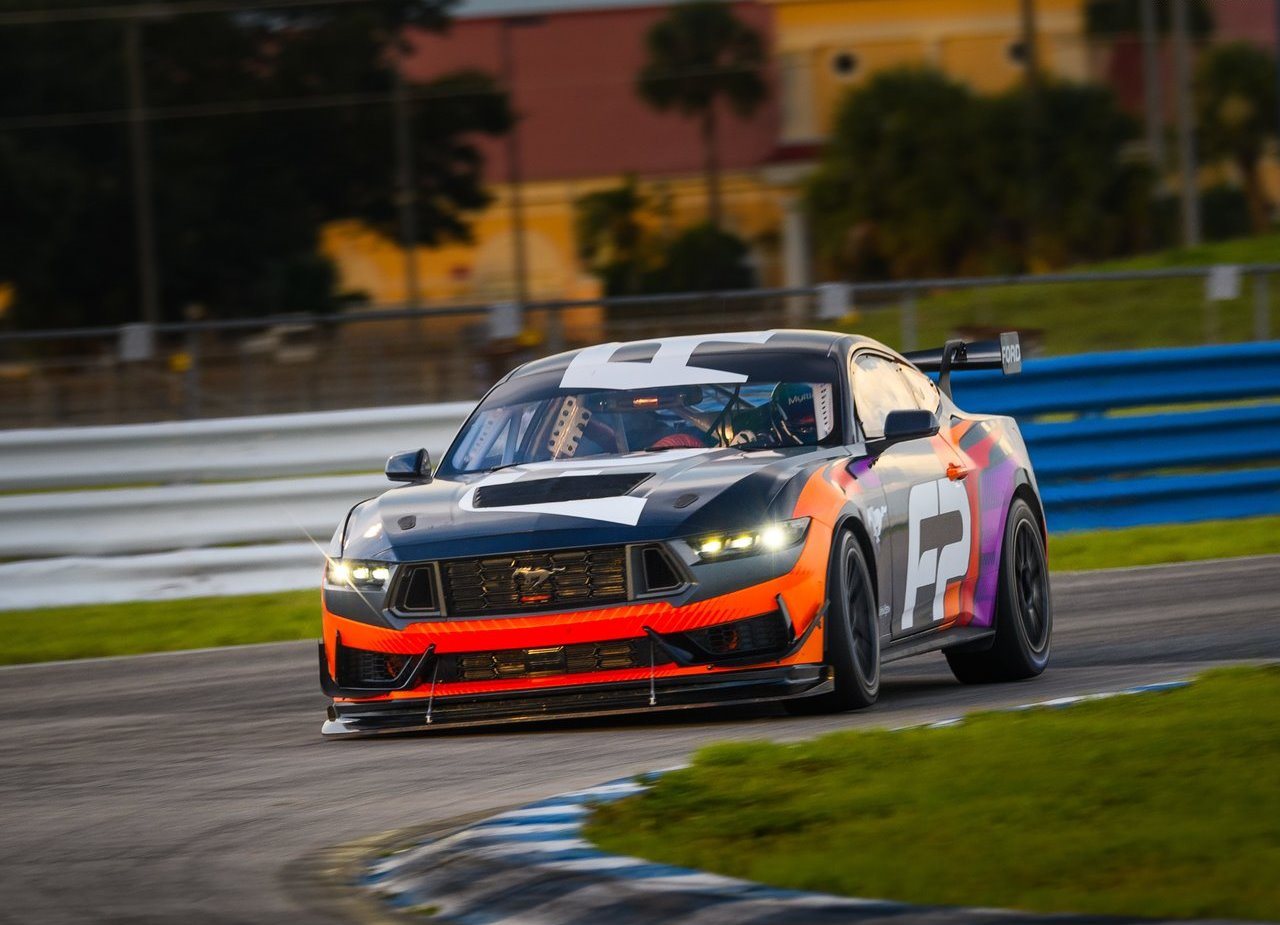 FORD MUSTANG GT4, foto 15