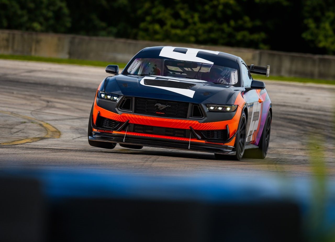 FORD MUSTANG GT4, foto 16