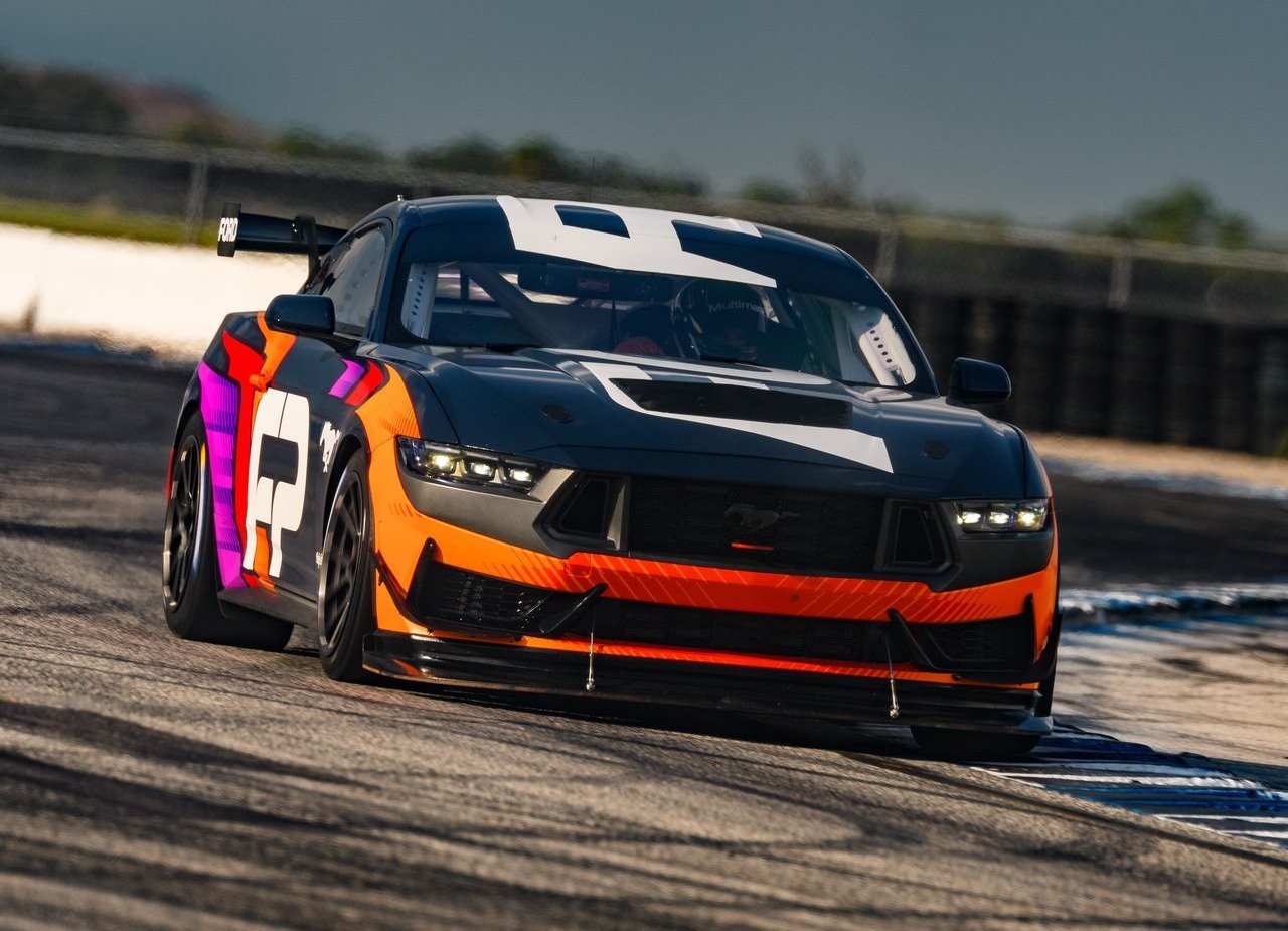 FORD MUSTANG GT4, foto 21