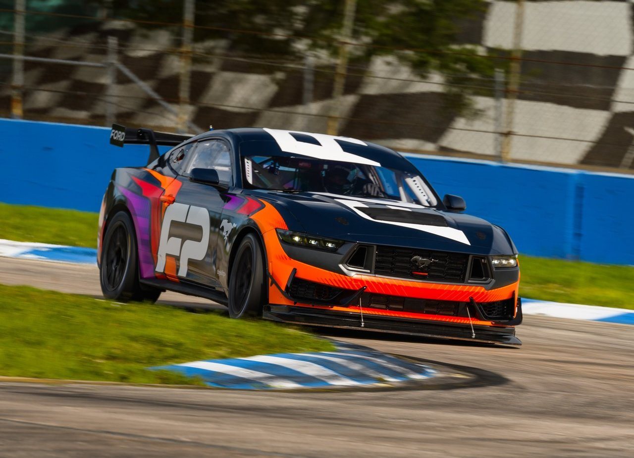 FORD MUSTANG GT4, foto 23