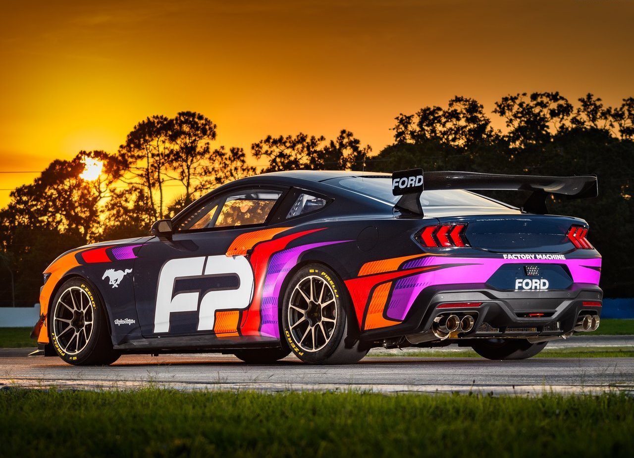 FORD MUSTANG GT4, foto 30
