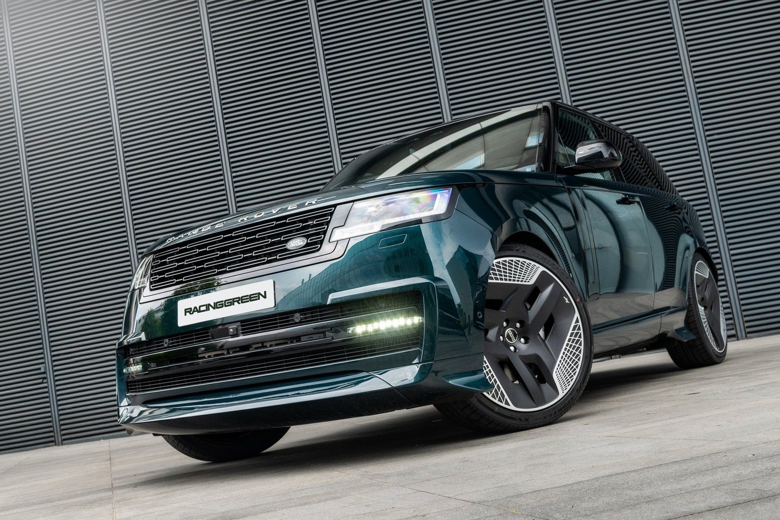 RANGE ROVER ‘THE FINTAIL EDITION’ BY KAHN, foto 3