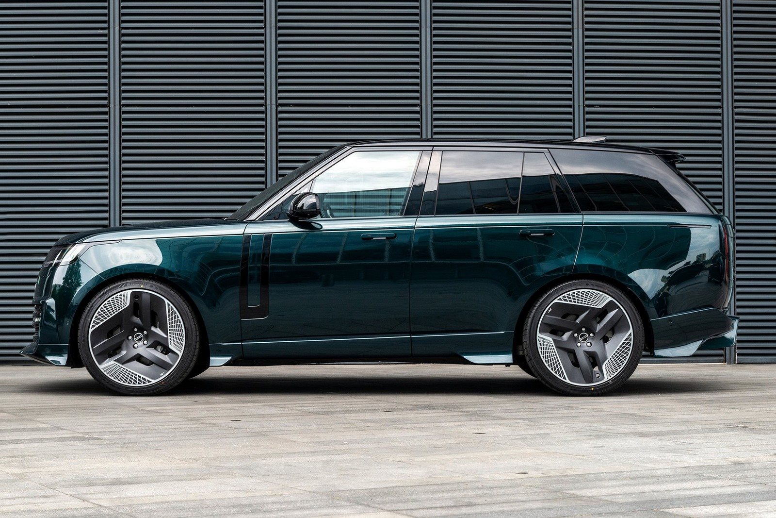 RANGE ROVER ‘THE FINTAIL EDITION’ BY KAHN, foto 4