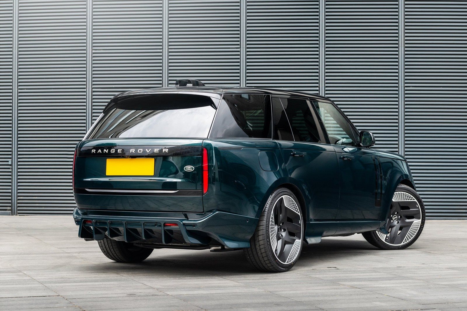 RANGE ROVER ‘THE FINTAIL EDITION’ BY KAHN, foto 6