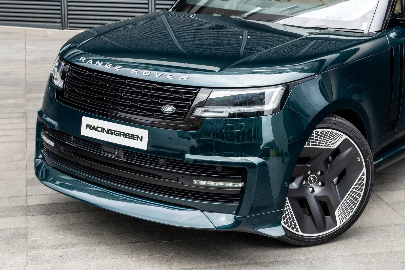 RANGE ROVER ‘THE FINTAIL EDITION’ BY KAHN, foto 16