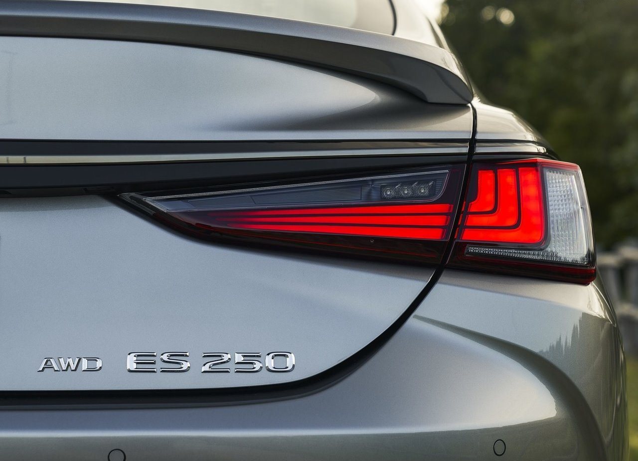 LEXUS ES, foto 33