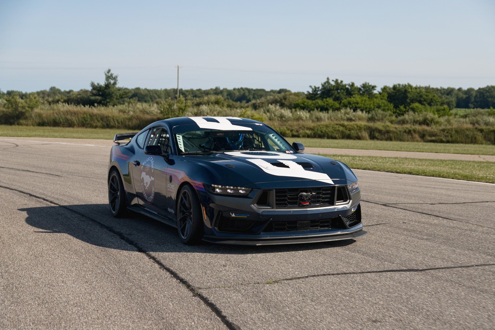 2024 - FORD MUSTANG DARK HORSE R, foto 2