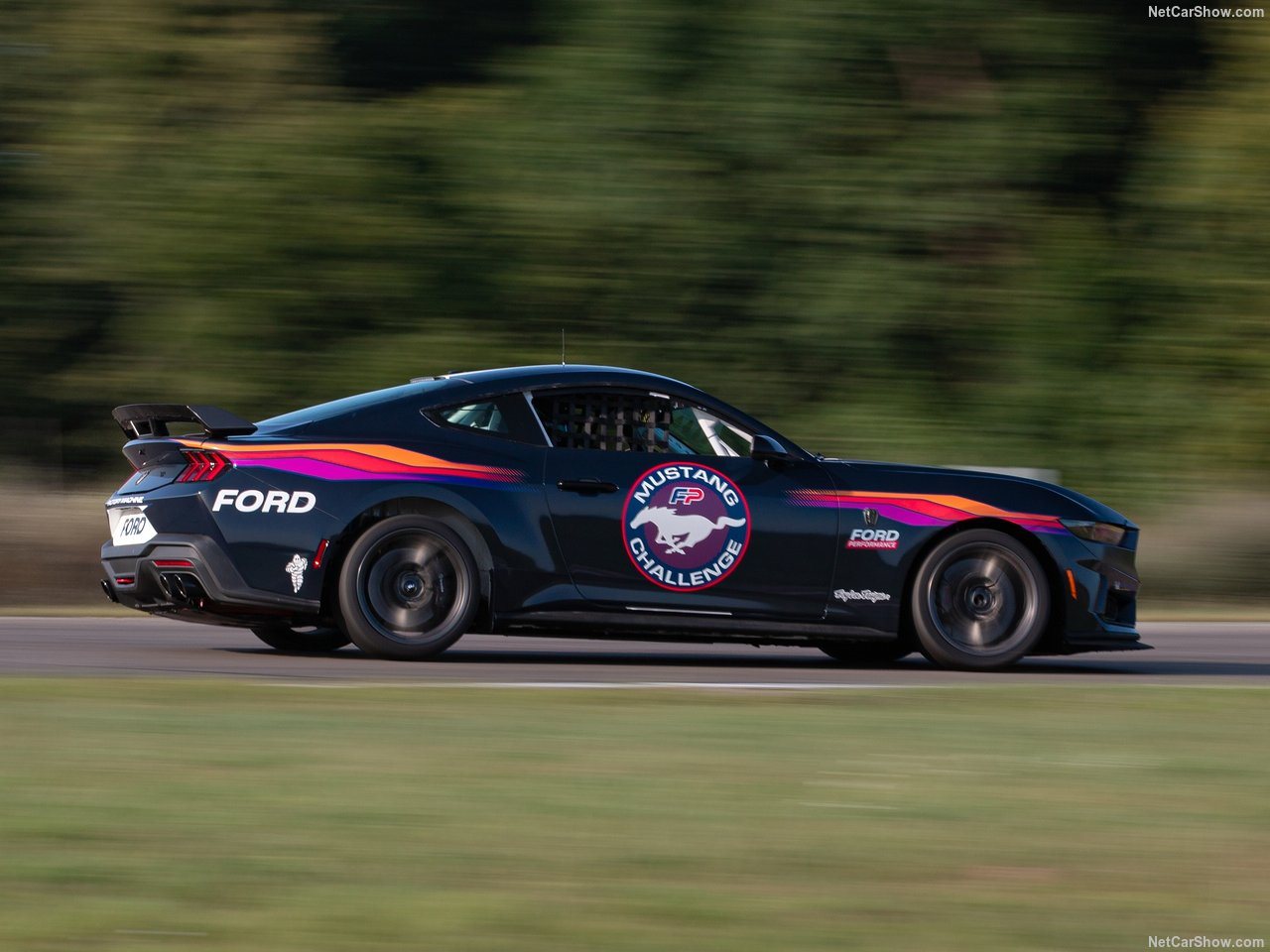 2024 - FORD MUSTANG DARK HORSE R, foto 16