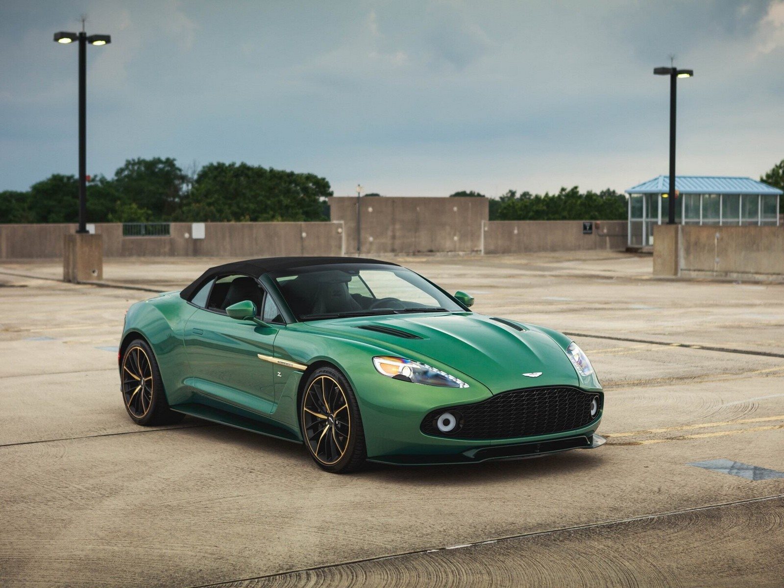 2018 - ASTON MARTIN VANQUISH ZAGATO VOLANTE IRIDESCENT EMERALD, foto 6