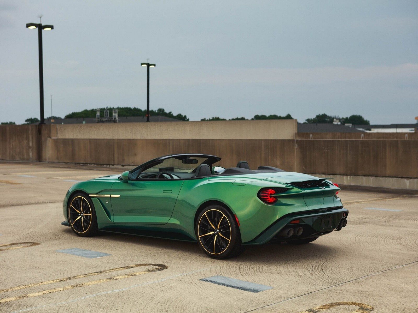2018 - ASTON MARTIN VANQUISH ZAGATO VOLANTE IRIDESCENT EMERALD, foto 7