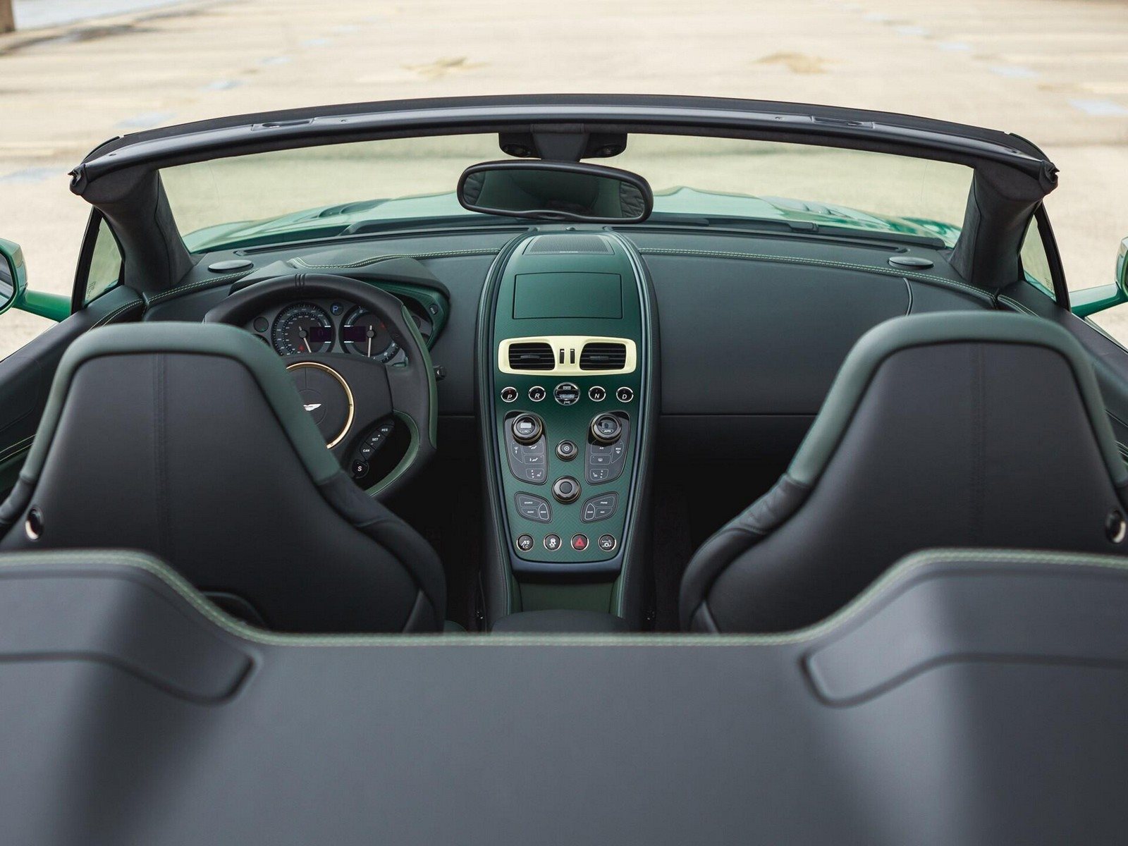 2018 - ASTON MARTIN VANQUISH ZAGATO VOLANTE IRIDESCENT EMERALD, foto 11