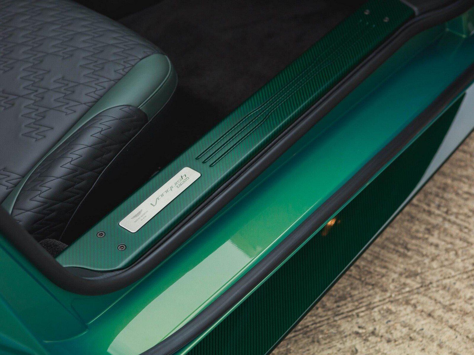 2018 - ASTON MARTIN VANQUISH ZAGATO VOLANTE IRIDESCENT EMERALD, foto 35