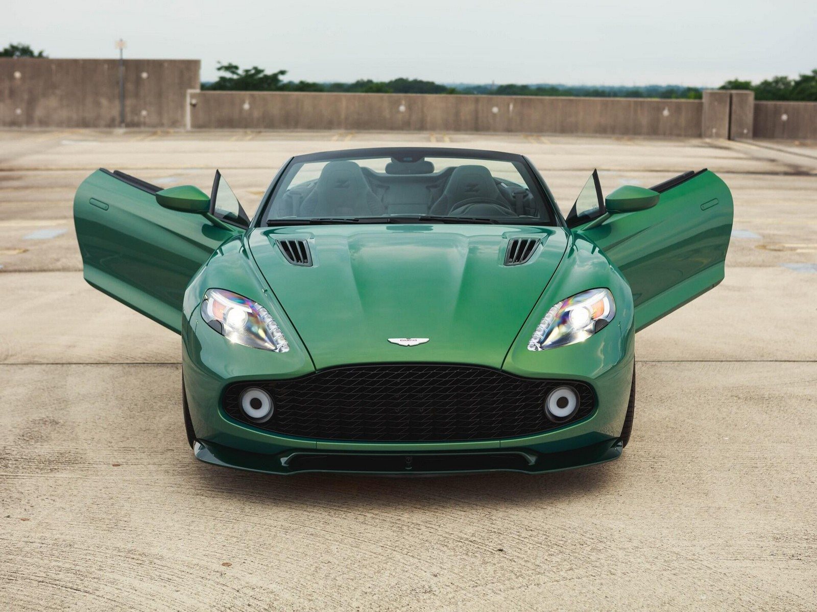 2018 - ASTON MARTIN VANQUISH ZAGATO VOLANTE IRIDESCENT EMERALD, foto 40