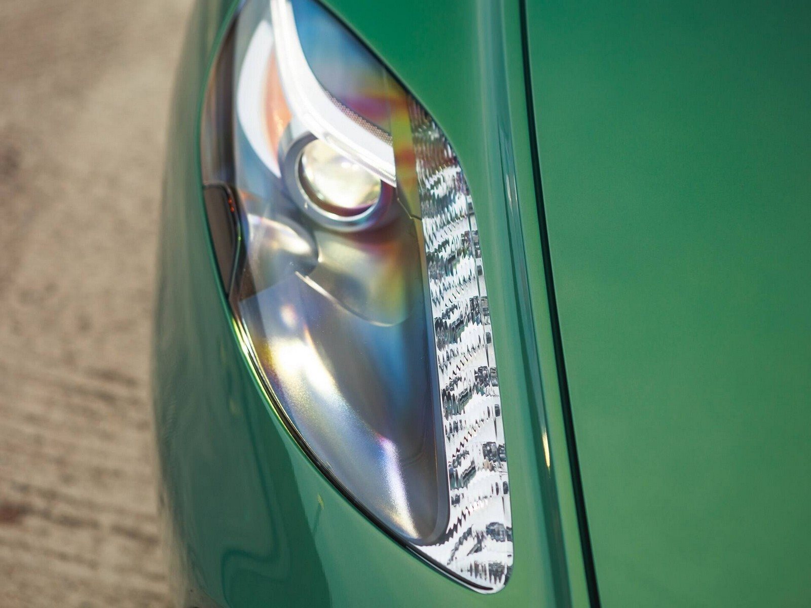 2018 - ASTON MARTIN VANQUISH ZAGATO VOLANTE IRIDESCENT EMERALD, foto 61