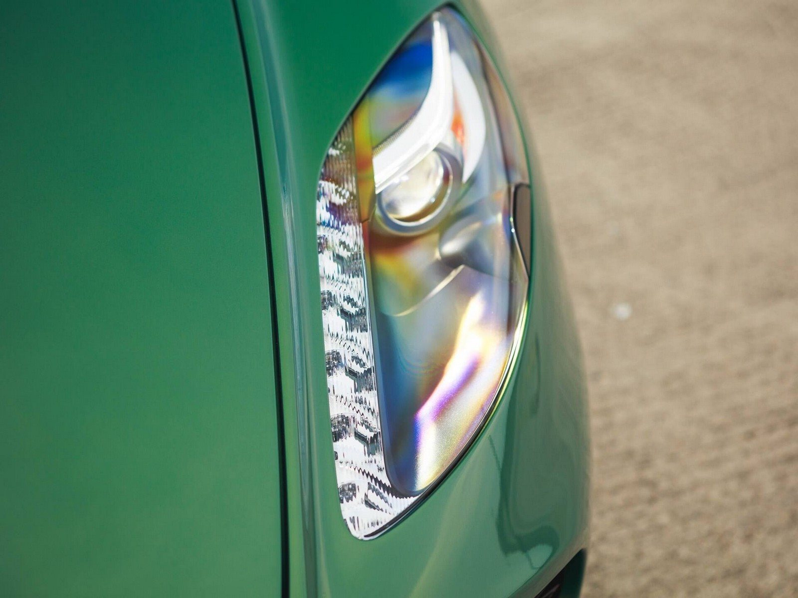2018 - ASTON MARTIN VANQUISH ZAGATO VOLANTE IRIDESCENT EMERALD, foto 62