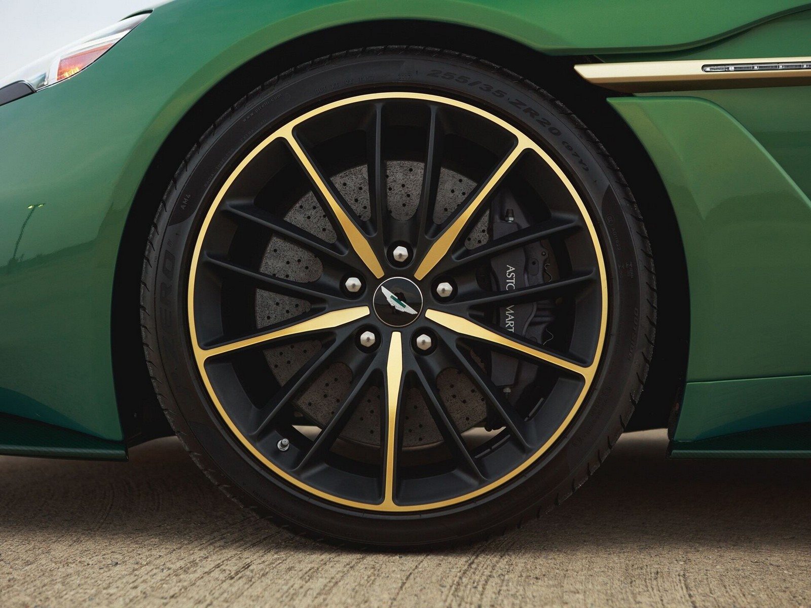 2018 - ASTON MARTIN VANQUISH ZAGATO VOLANTE IRIDESCENT EMERALD, foto 67