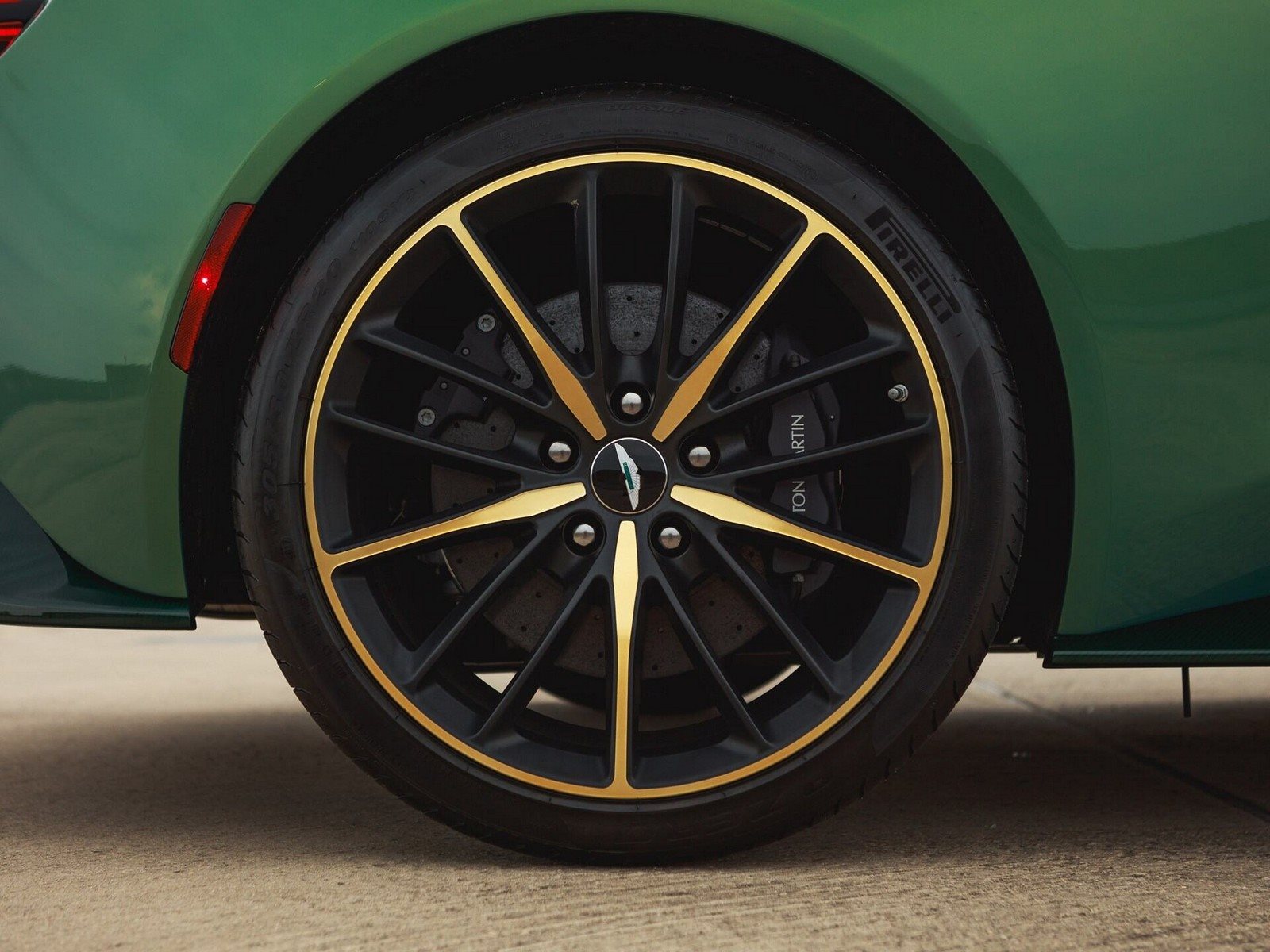2018 - ASTON MARTIN VANQUISH ZAGATO VOLANTE IRIDESCENT EMERALD, foto 69