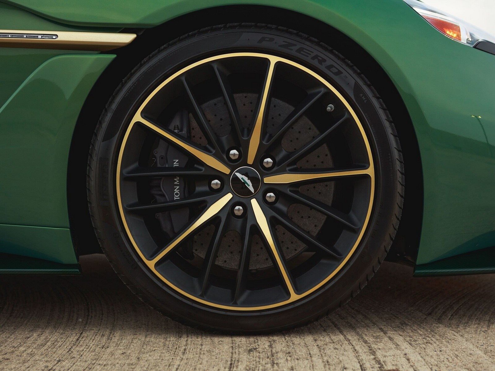 2018 - ASTON MARTIN VANQUISH ZAGATO VOLANTE IRIDESCENT EMERALD, foto 70