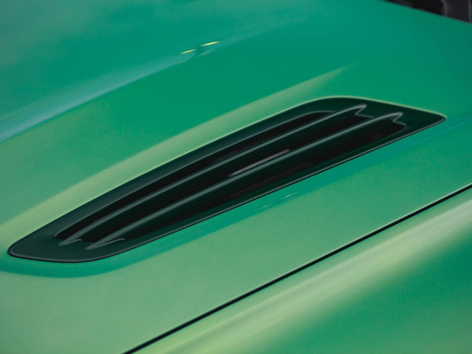 2018 - ASTON MARTIN VANQUISH ZAGATO VOLANTE IRIDESCENT EMERALD, foto 72
