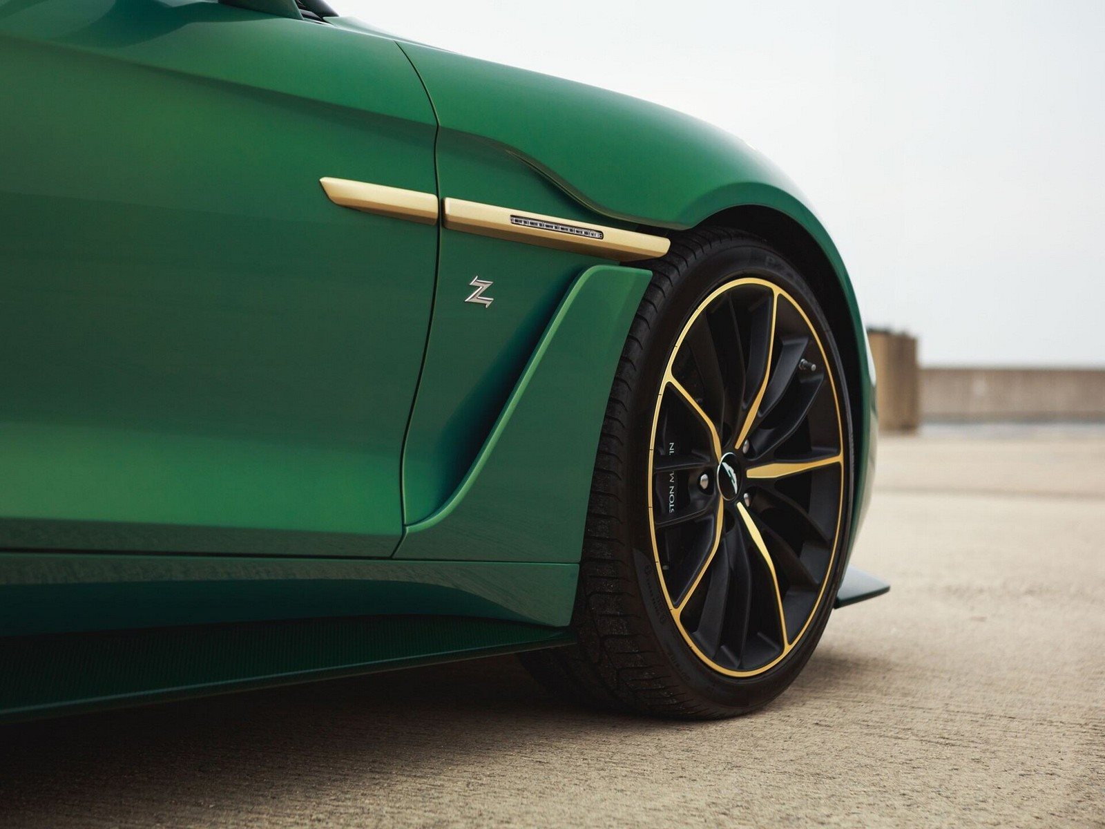 2018 - ASTON MARTIN VANQUISH ZAGATO VOLANTE IRIDESCENT EMERALD, foto 85