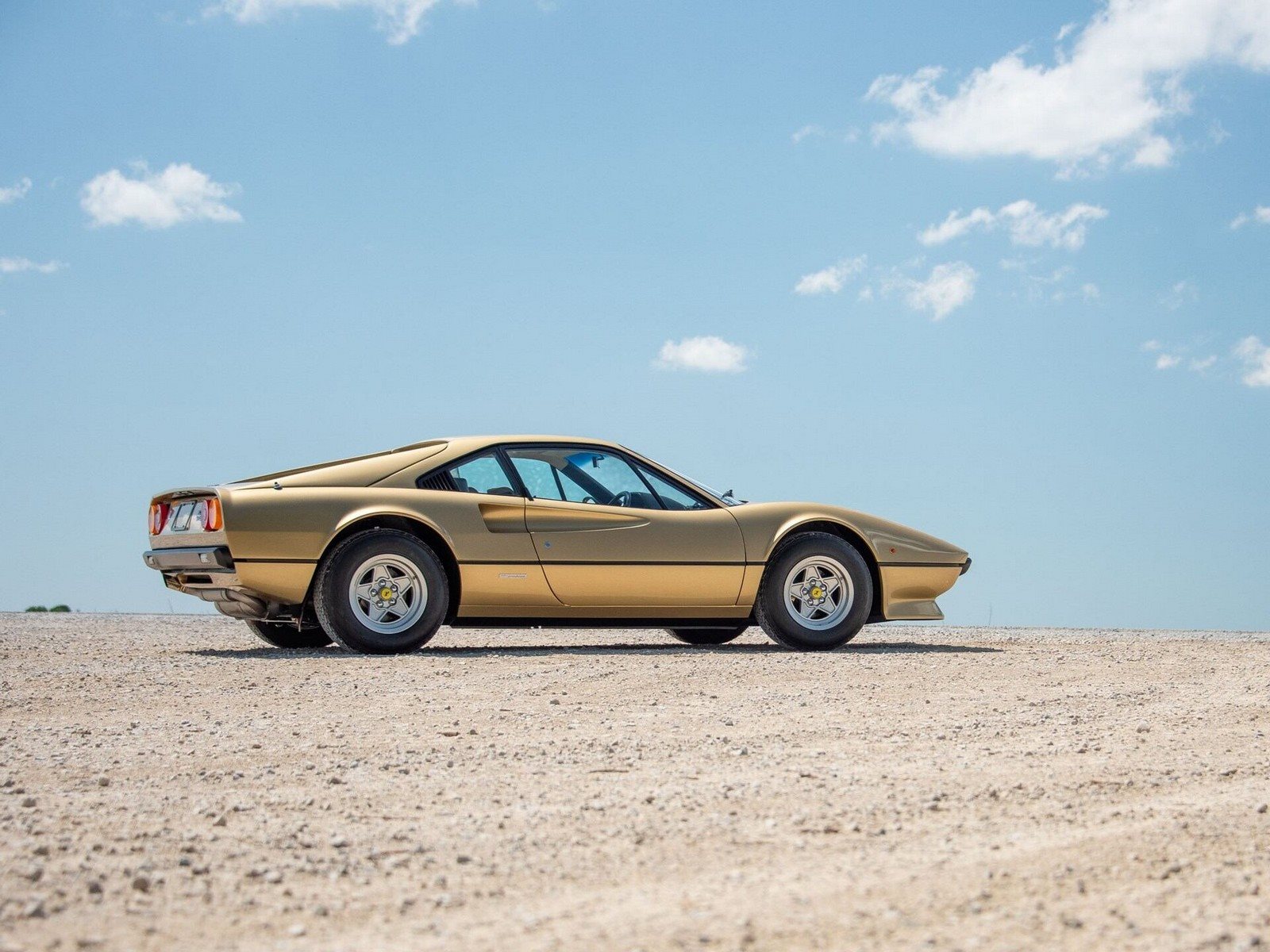 FERRARI F308 GTB VETRORESINA ORO CHIARO, foto 3
