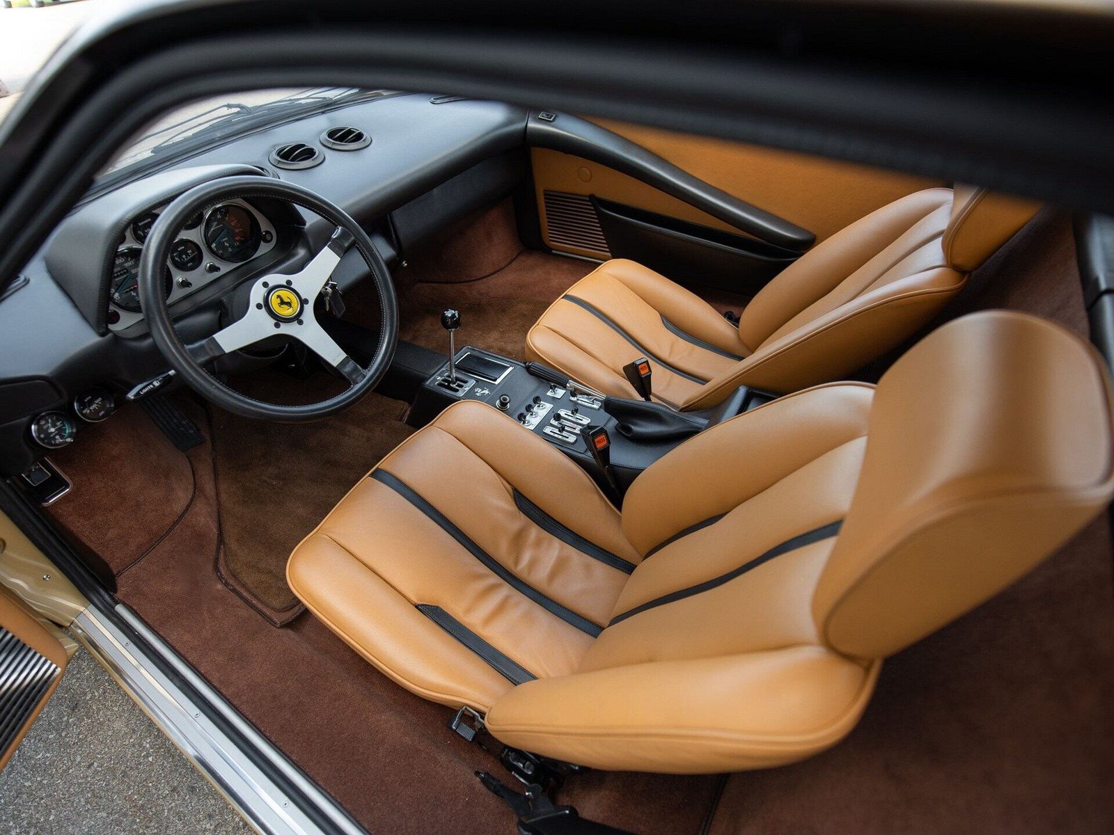 FERRARI F308 GTB VETRORESINA ORO CHIARO, foto 11