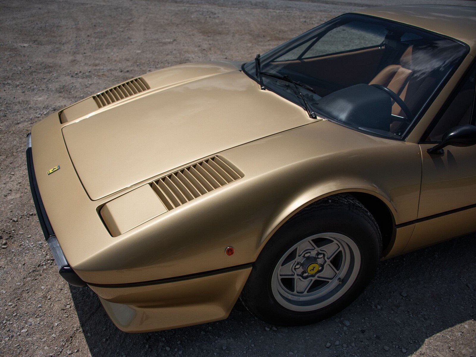 FERRARI F308 GTB VETRORESINA ORO CHIARO, foto 25