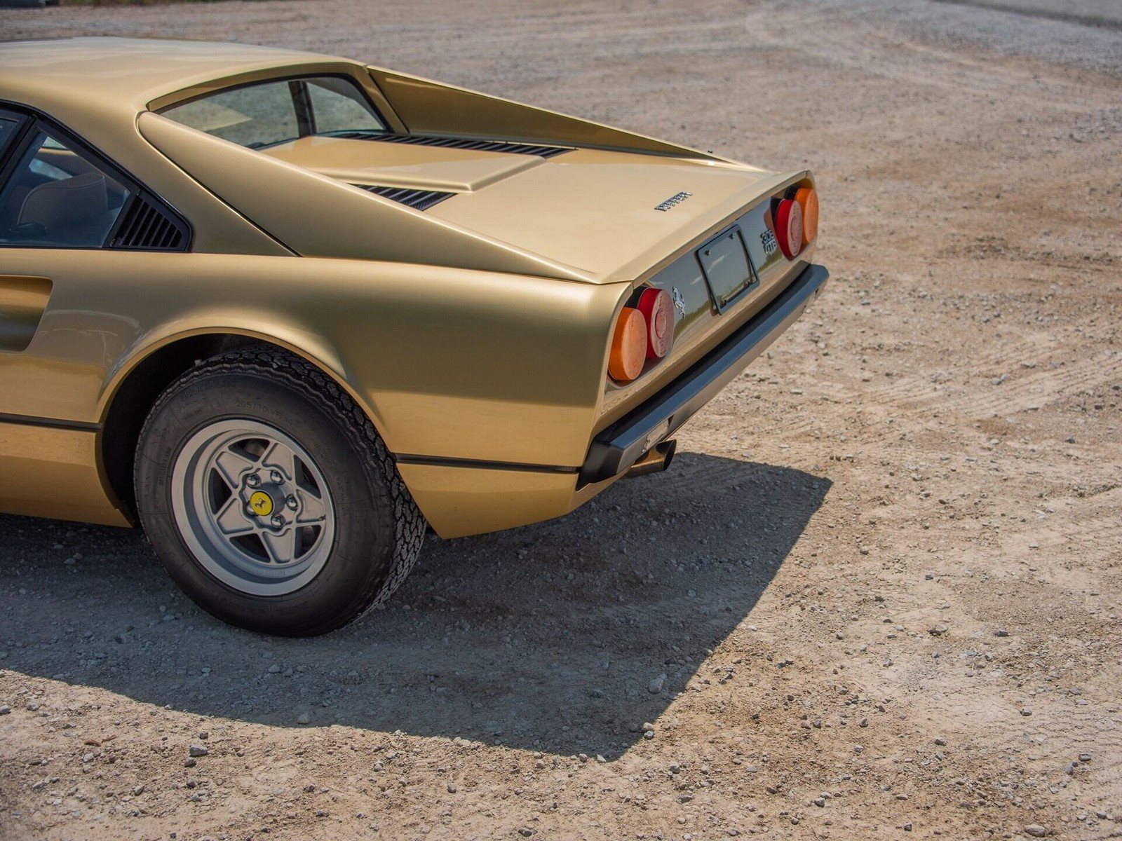 FERRARI F308 GTB VETRORESINA ORO CHIARO, foto 32