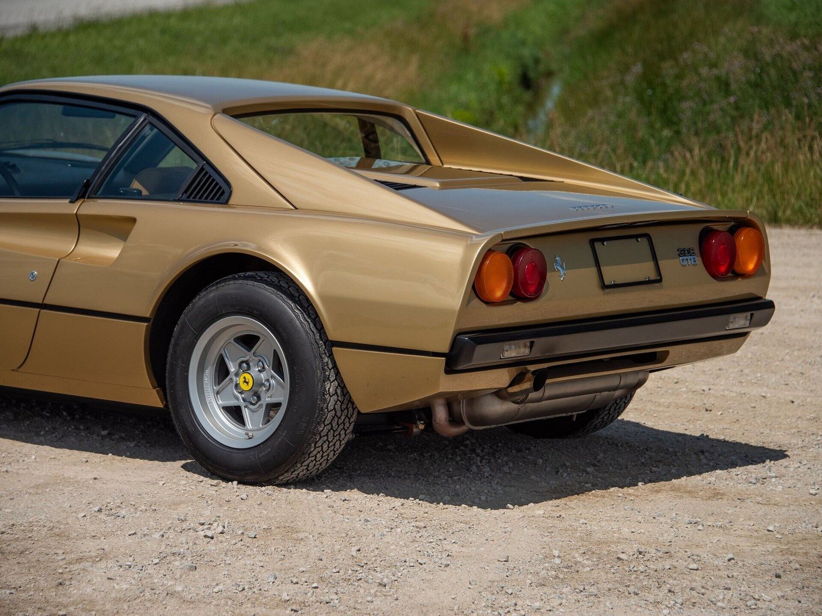 FERRARI F308 GTB VETRORESINA ORO CHIARO, foto 36