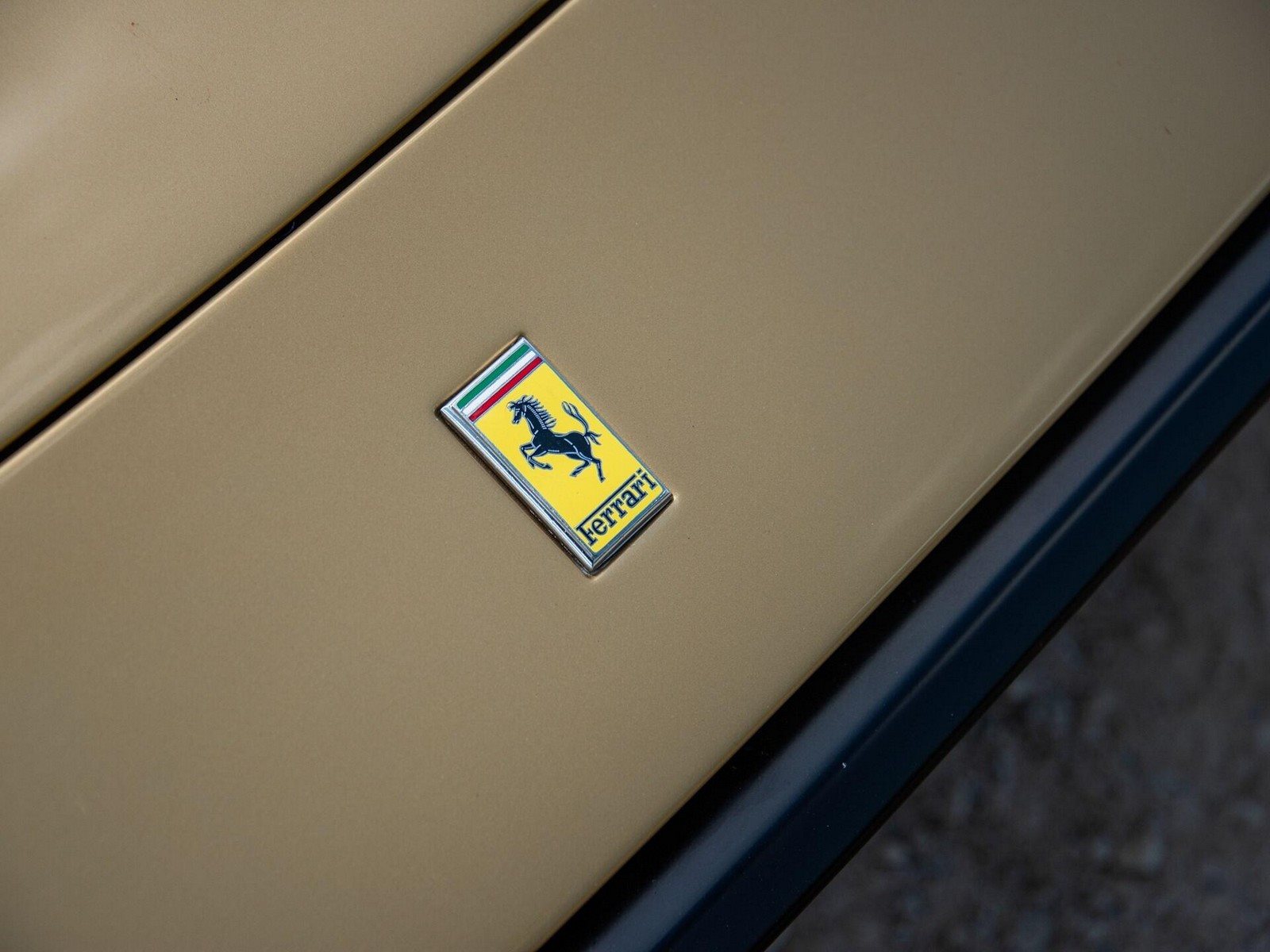 FERRARI F308 GTB VETRORESINA ORO CHIARO, foto 41