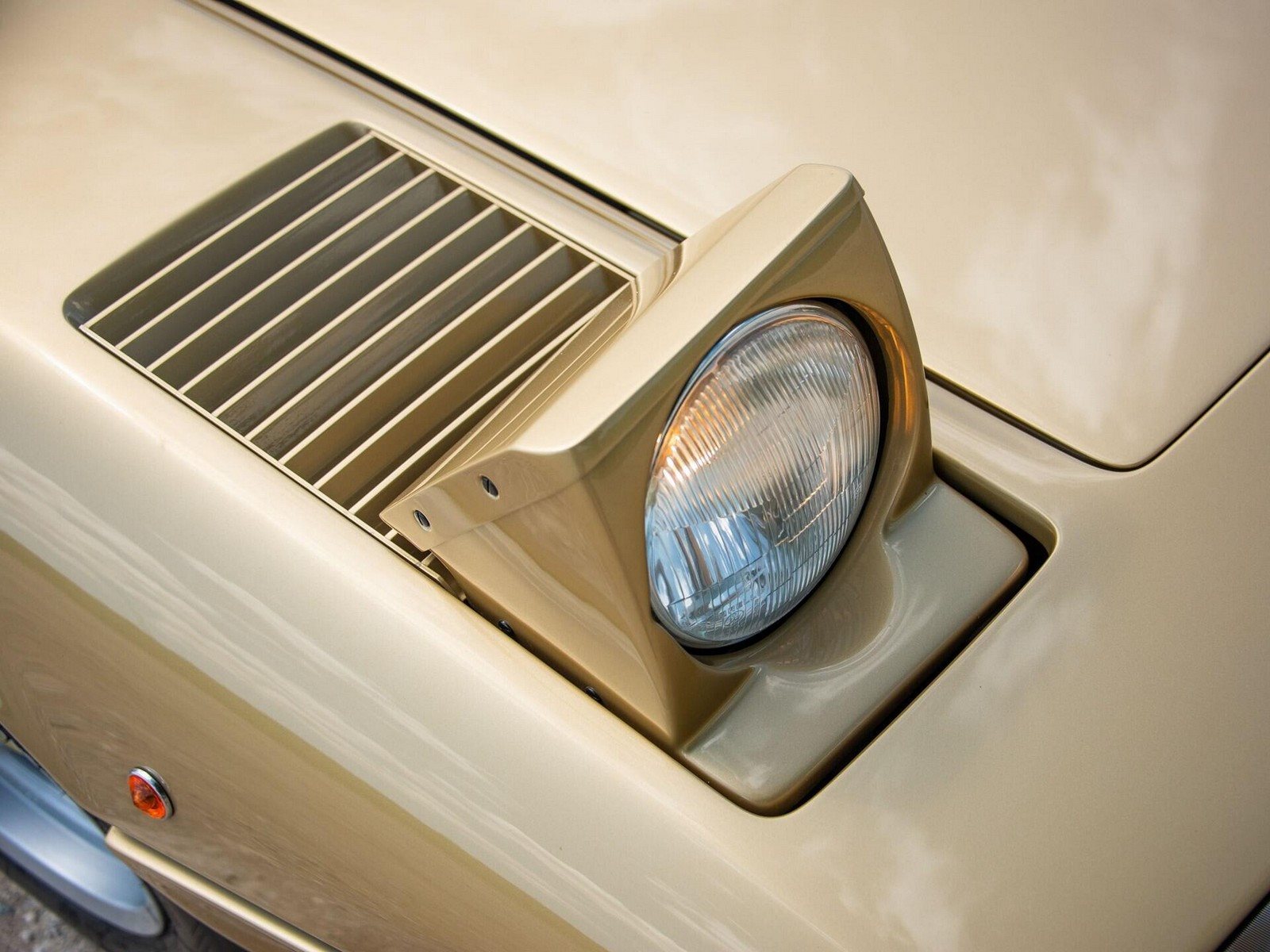 FERRARI F308 GTB VETRORESINA ORO CHIARO, foto 42