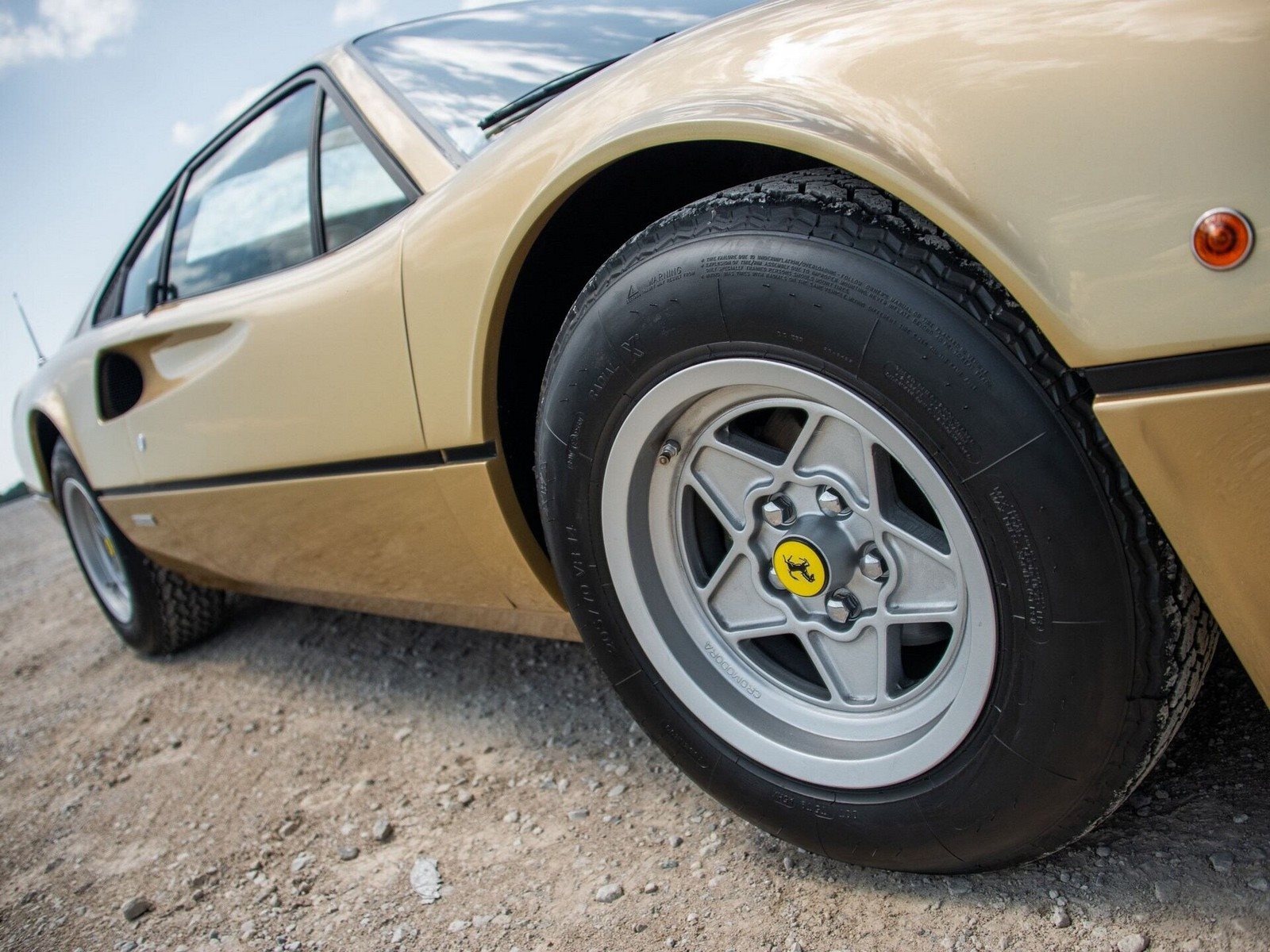 FERRARI F308 GTB VETRORESINA ORO CHIARO, foto 43
