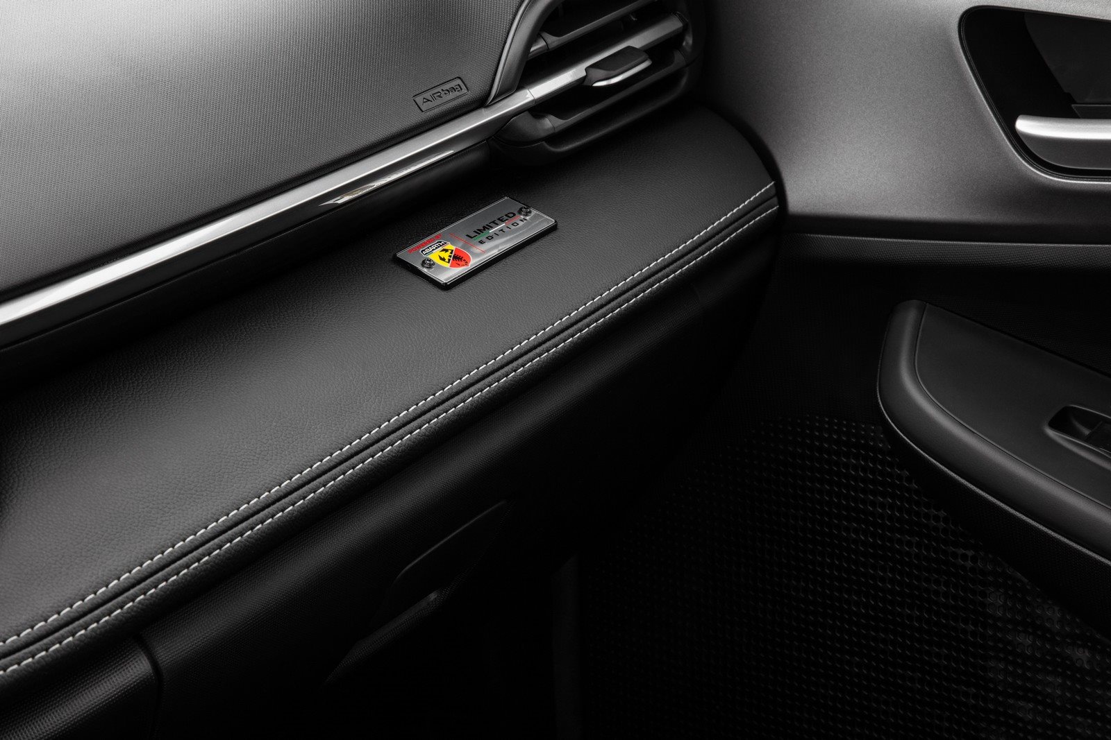 FIAT FASTBACK LIMITED EDITION POWERED BY ABARTH, foto 38