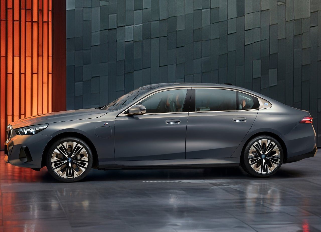 BMW i5 LWB CH VERSION, foto 3