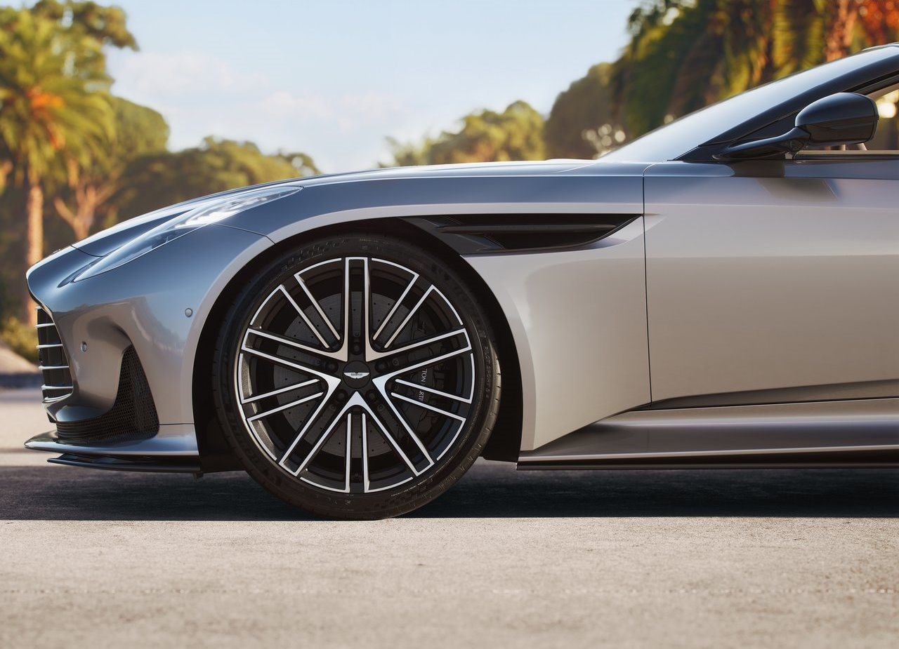 2024 - ASTON MARTIN DB12 VOLANTE, foto 19