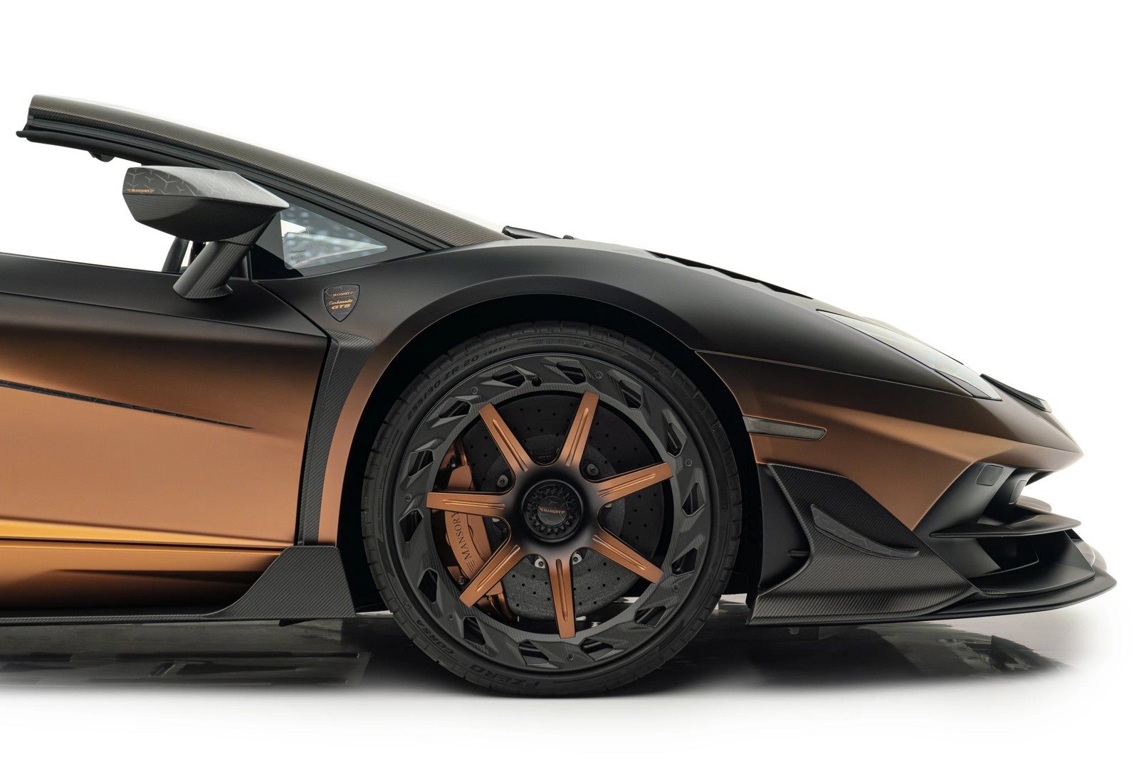 LAMBORGHINI AVENTADOR SVJ ROADSTER CARBONADO GTS BY MANSORY, foto 9