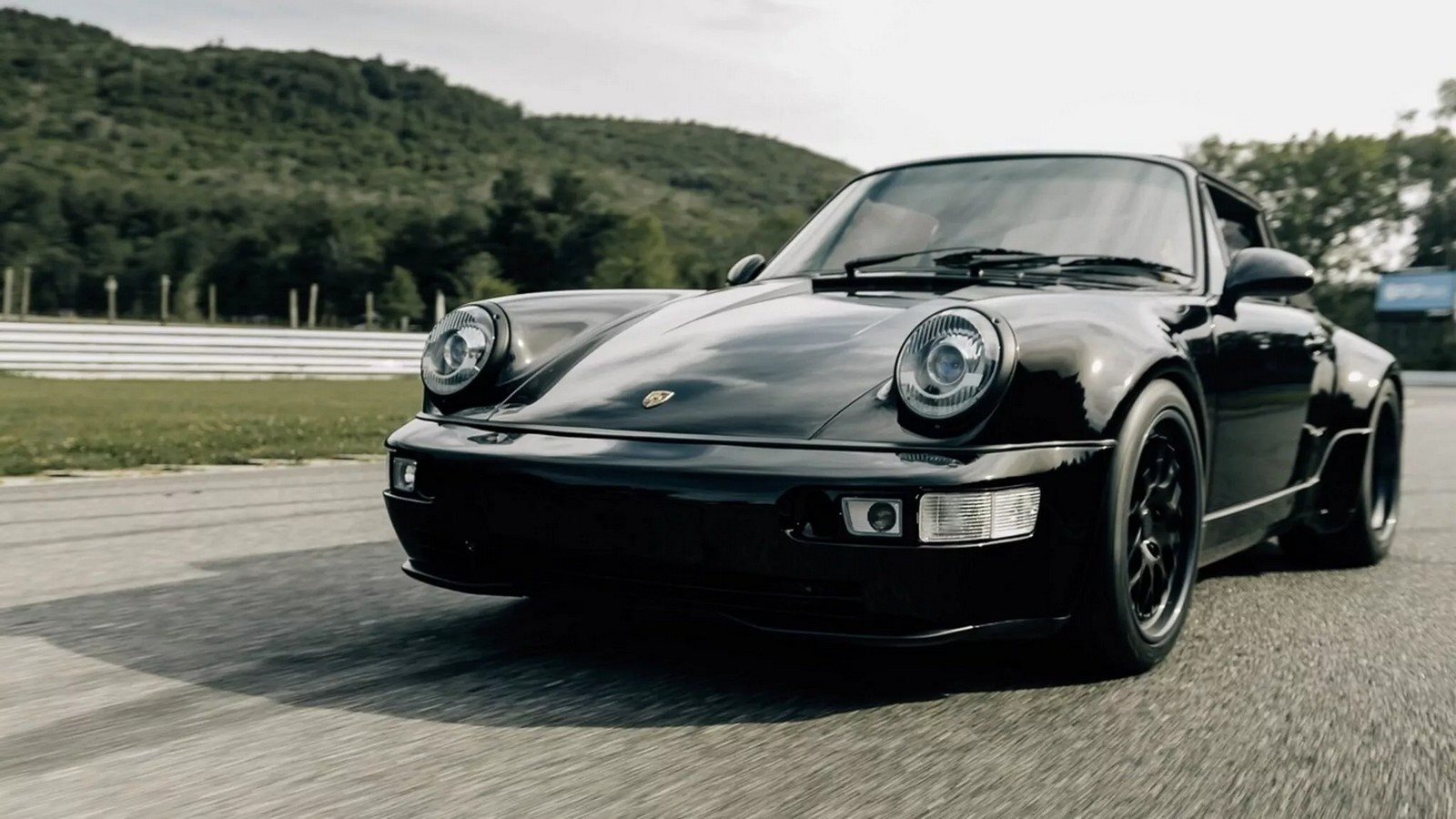 PORSCHE 911 SR001 BLACKBIRD BY SACRILEGE MOTORS, foto 1