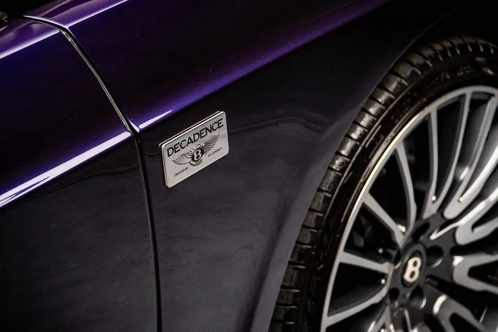 2005 - BENTLEY CONTINENTAL FLYING SPUR ‘DECADENCE’ BY DC CUSTOMS, foto 15