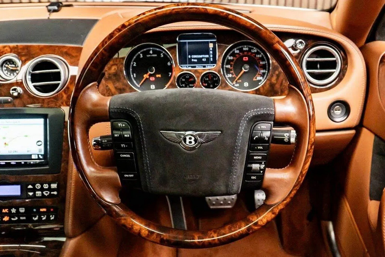 2005 - BENTLEY CONTINENTAL FLYING SPUR ‘DECADENCE’ BY DC CUSTOMS, foto 32