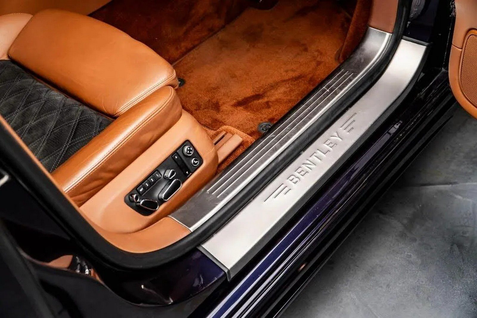 2005 - BENTLEY CONTINENTAL FLYING SPUR ‘DECADENCE’ BY DC CUSTOMS, foto 41