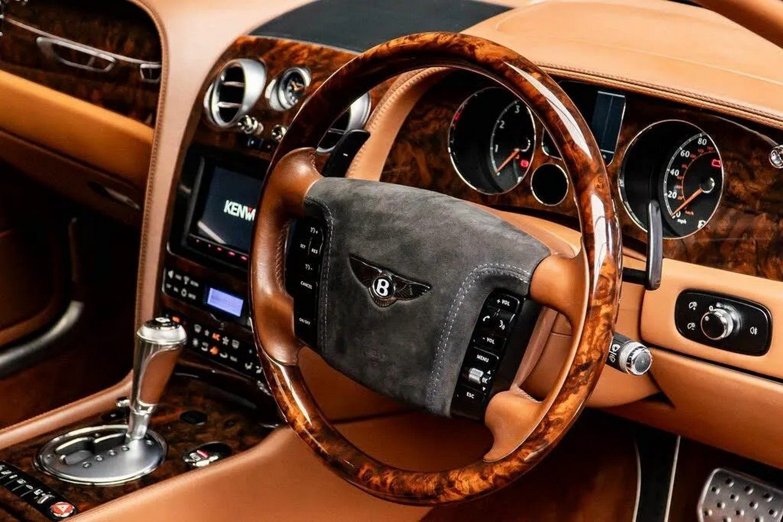 2005 - BENTLEY CONTINENTAL FLYING SPUR ‘DECADENCE’ BY DC CUSTOMS, foto 42
